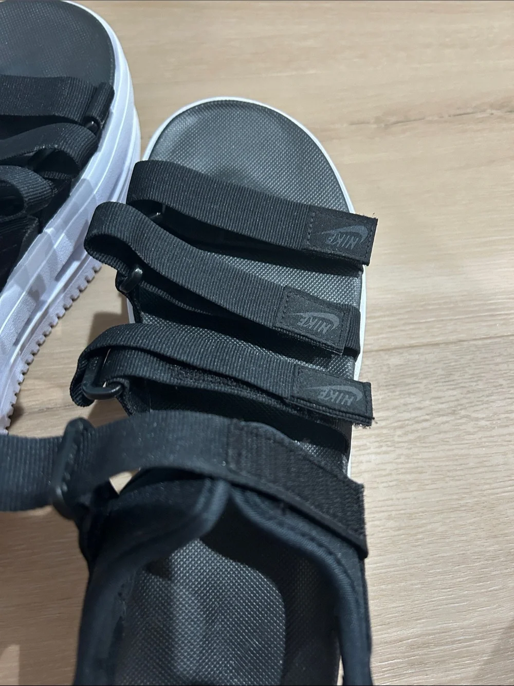 Nike Black and White Women’s Sport Sandals